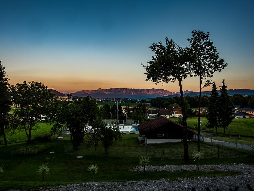 Siri'S Einkehr Hotel Sankt Georgen im Attergau Exterior photo
